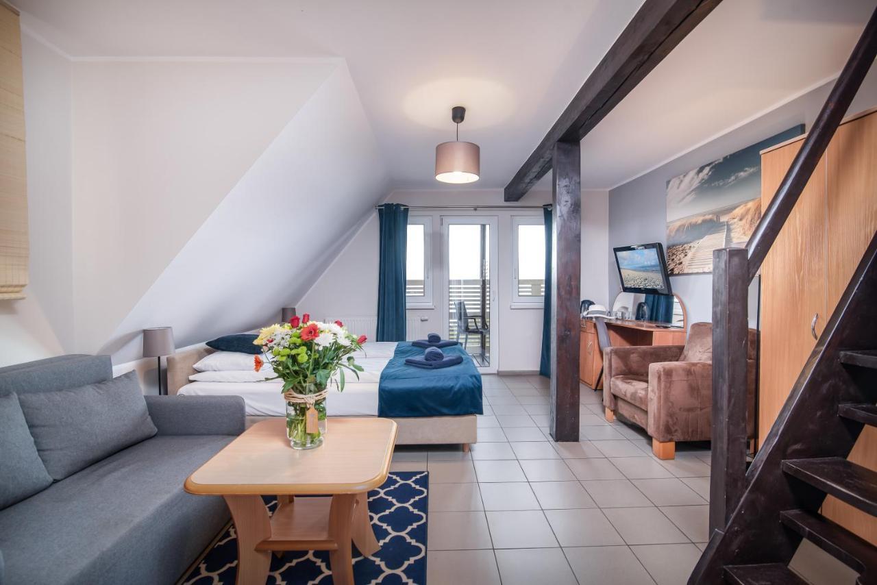 Male Morze Hotel Chałupy Eksteriør billede