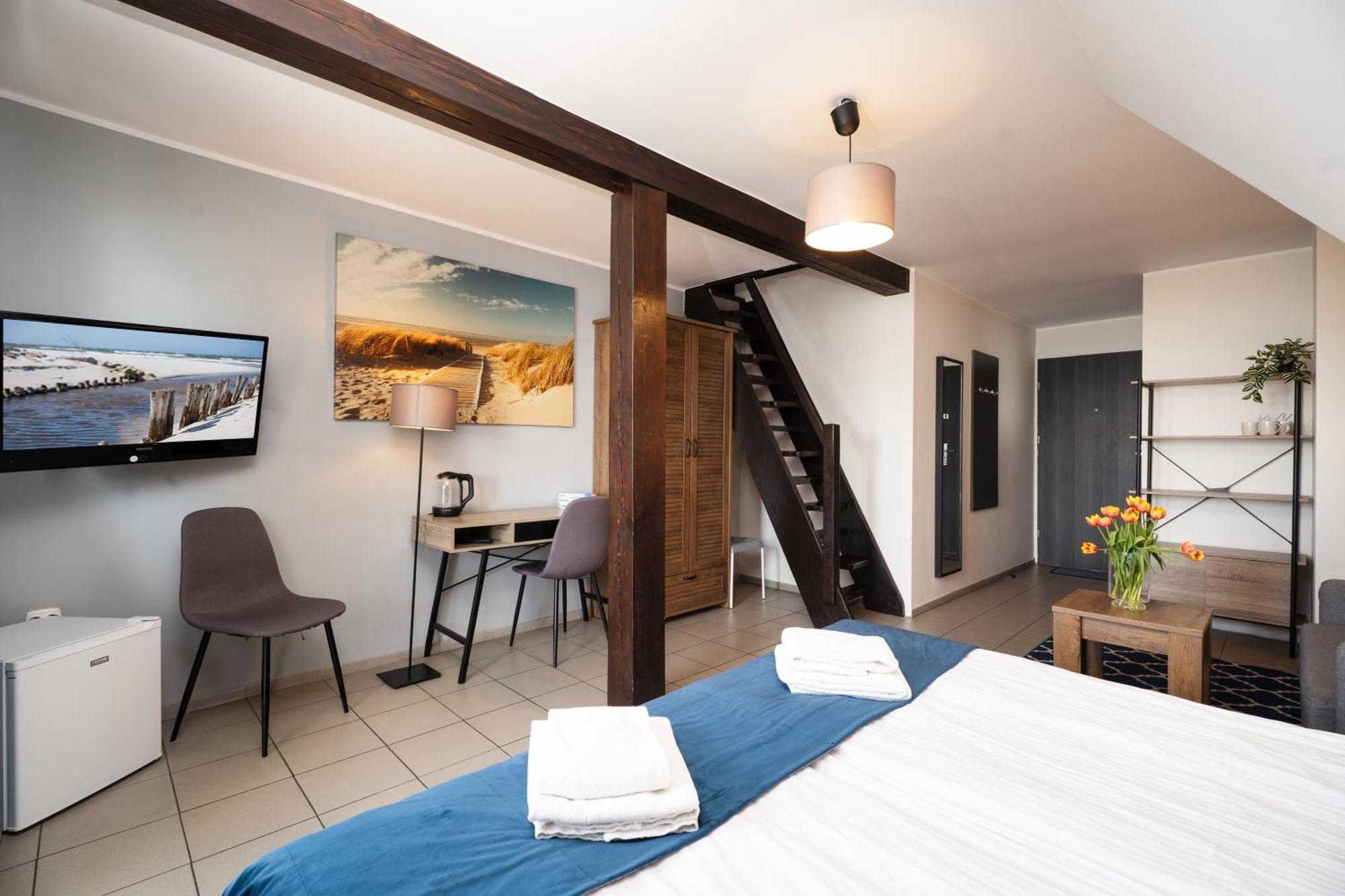 Male Morze Hotel Chałupy Eksteriør billede